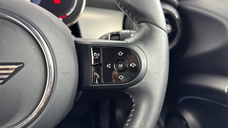 MINI Hatchback 1.5 Cooper Exclusive 3dr Auto Petrol Hatchback